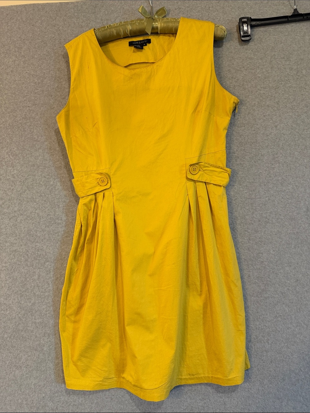 Sleeveless Yellow Pleated Waist Mini Dress